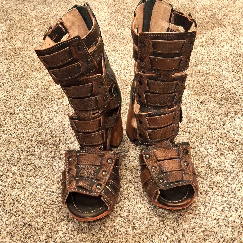 Freebird Zane size 8